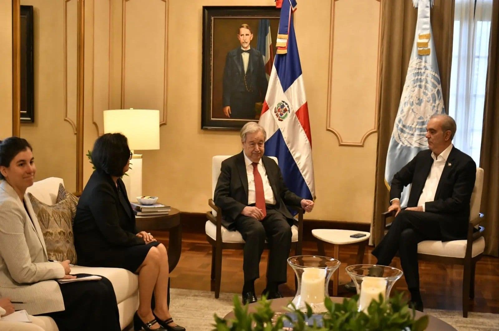 Abinader se reúne con António Guterres para discutir crisis en Haití