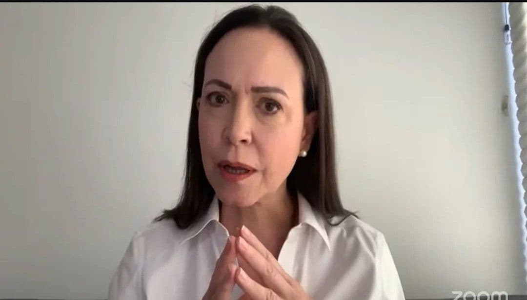 María Corina Machado denuncia cierre del espacio aéreo venezolano para impedir su regreso