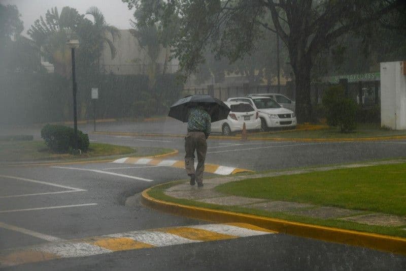Vaguada y onda tropical provocarán aguaceros fuertes en el país