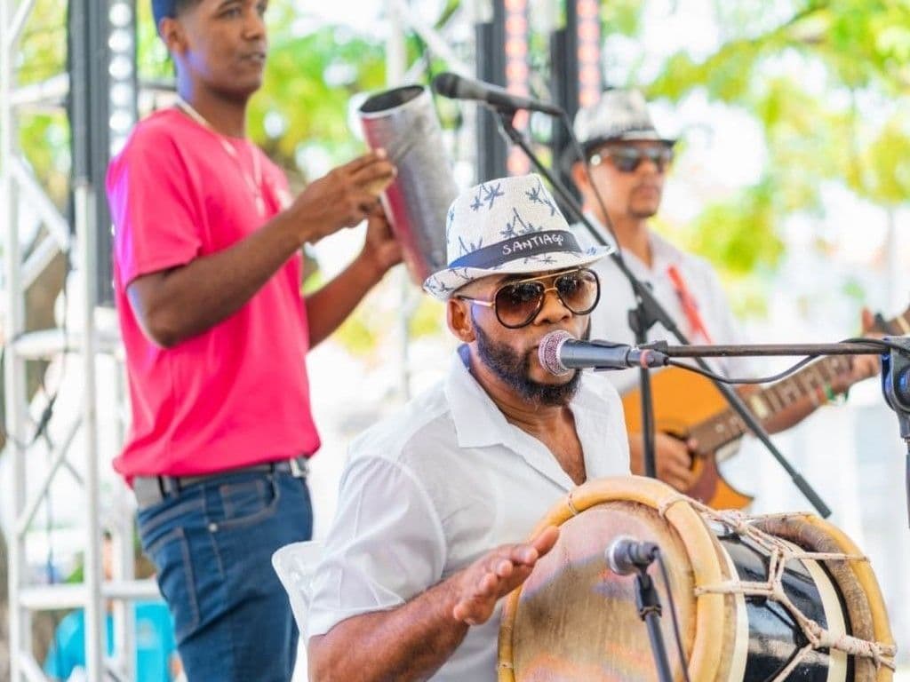 Prisiones dominicanas implementan enseñanza de merengue para la reinserción de internos