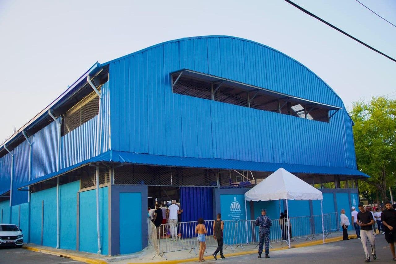 Presidente Abinader entrega techado del Club Deportivo 30 de Mayo tras 50 años de espera