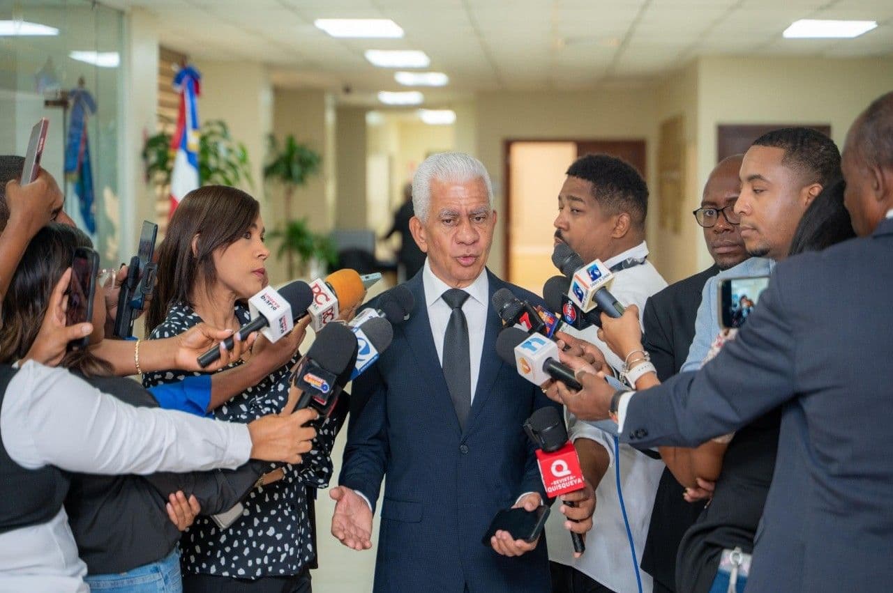 Presidente del Senado defiende eficiencia legislativa