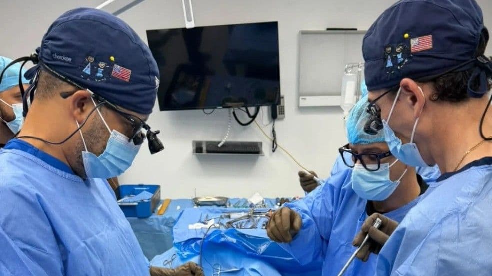 Primera cirugía de columna con tecnología tridimensional en República Dominicana