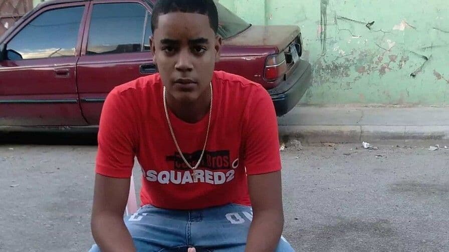 Familiares claman justicia por joven fallecido en protesta en Santo Domingo Este