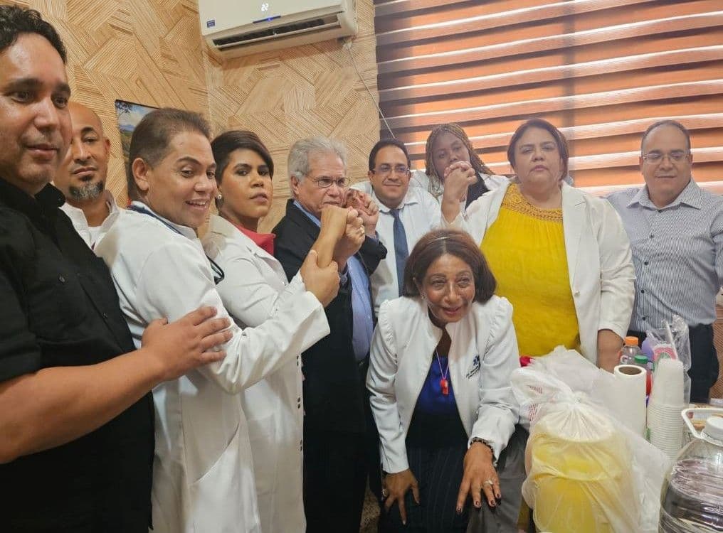 Liberan a médico acusado de mala práctica en La Vega