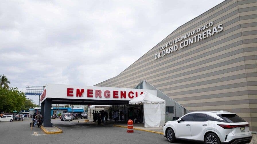 Paciente herida en balacera del Hospital Darío Contreras sigue en estado crítico