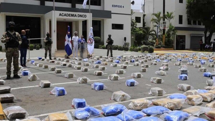 DNCD: 13 detenidos y 1,833 paquetes de drogas