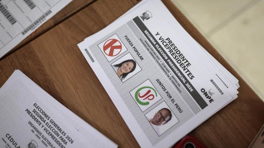 Keiko Fujimori lidera elecciones peruanas con leve ventaja
