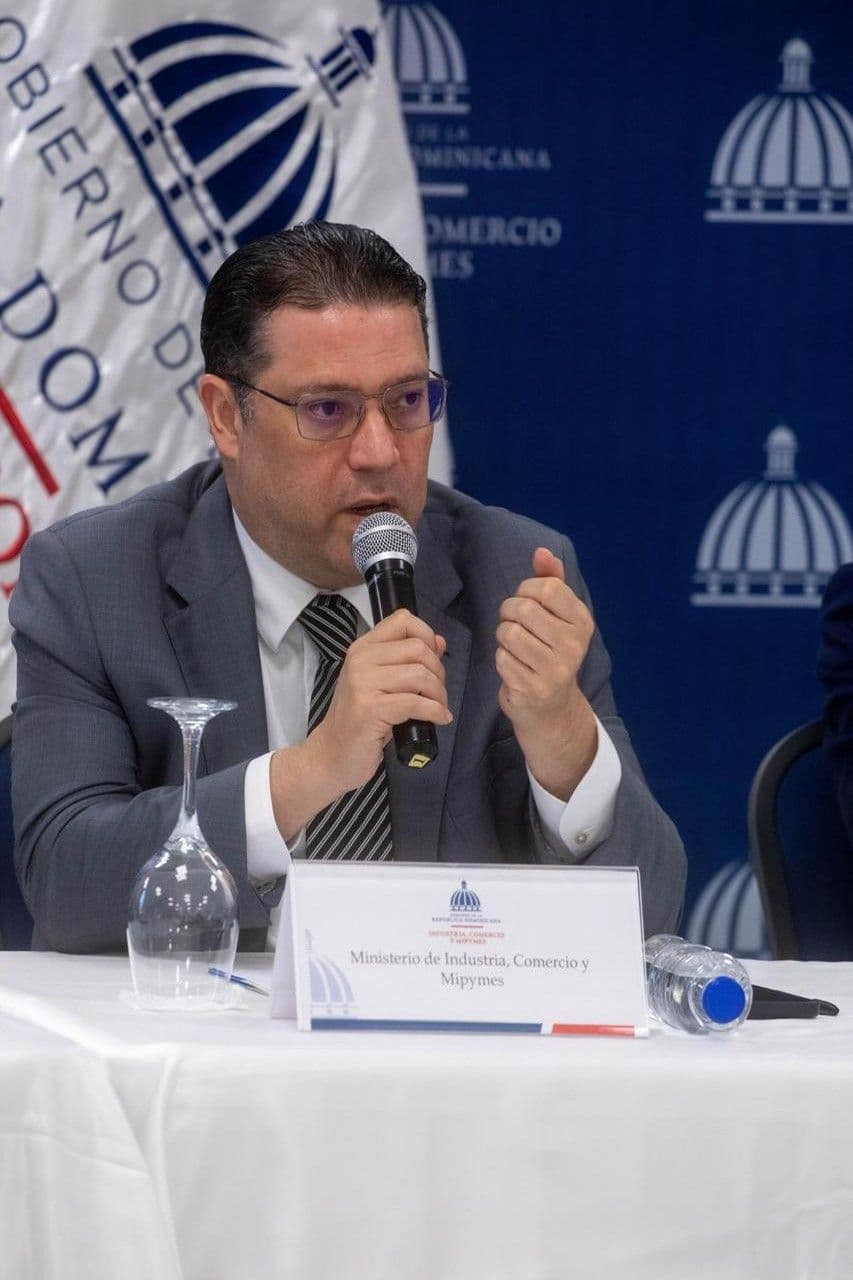 Ministro de Industria anuncia reforma a la Ley de Hidrocarburos