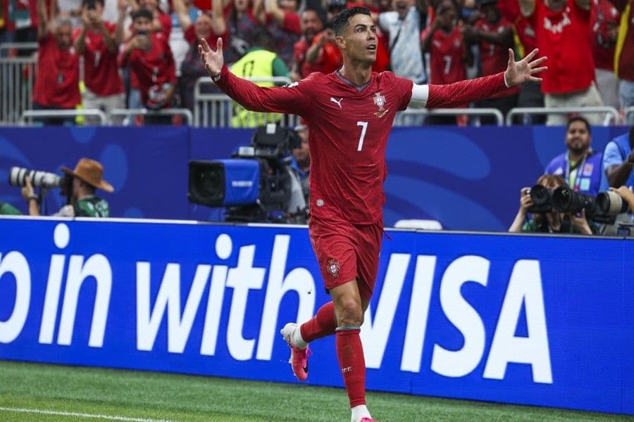 Cristiano Ronaldo se suma a la fiesta en día de clasificación de Colombia y eliminación de Panamá