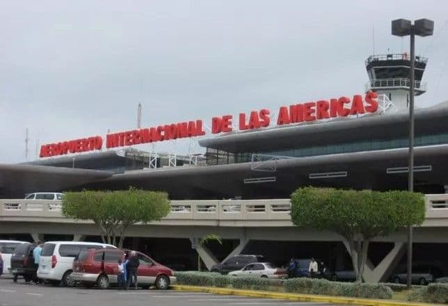 DNCD detiene a dos hombres por decomiso de cocaína en AILA