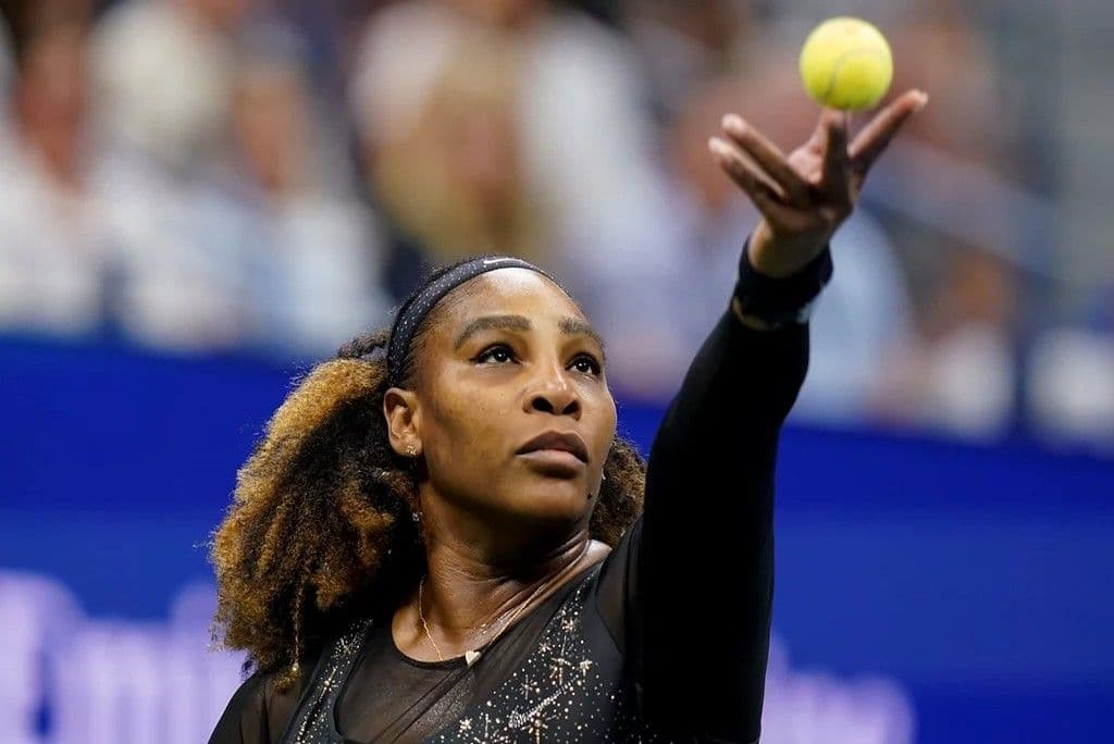 Serena Williams se lesiona la rodilla en Wimbledon