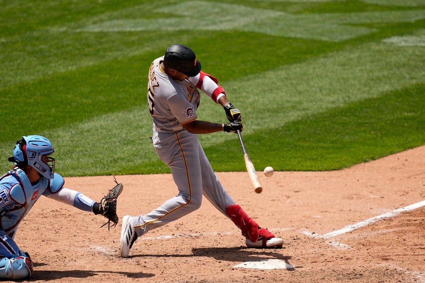 Esmerlyn Valdez destaca en los Pittsburgh Pirates y desplaza a Marcell Ozuna