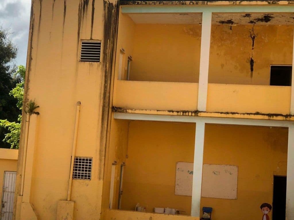 Deterioro de escuelas impulsa revisión de edificaciones en RD