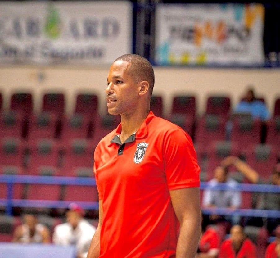 Eulis Báez se une al cuerpo técnico de la selección dominicana de baloncesto