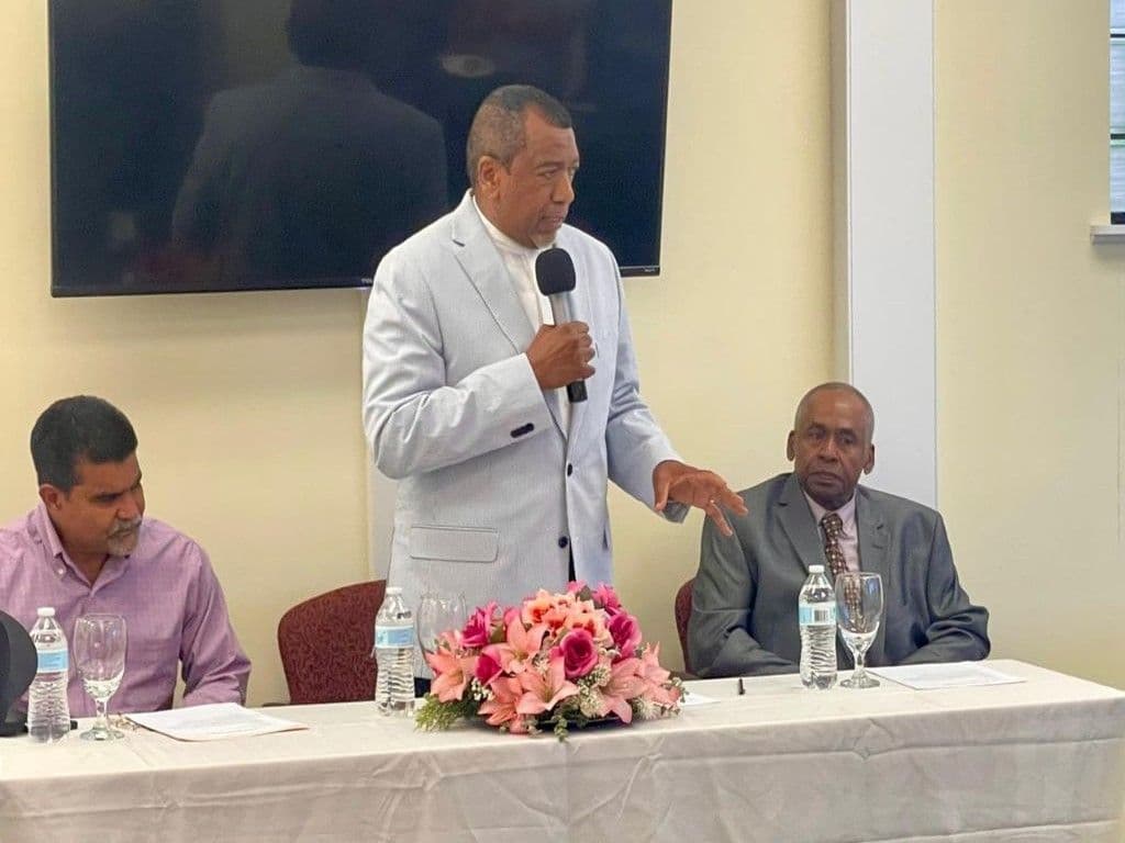 Julio Disla presenta su nuevo libro en Connecticut