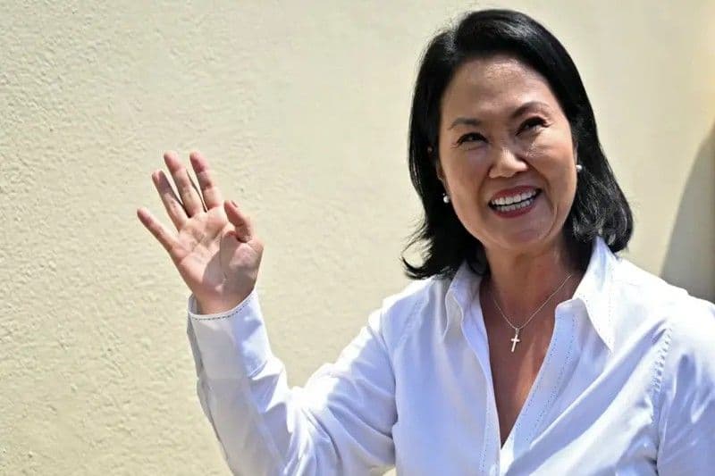 Keiko Fujimori gana elecciones presidenciales en Perú por estrecho margen