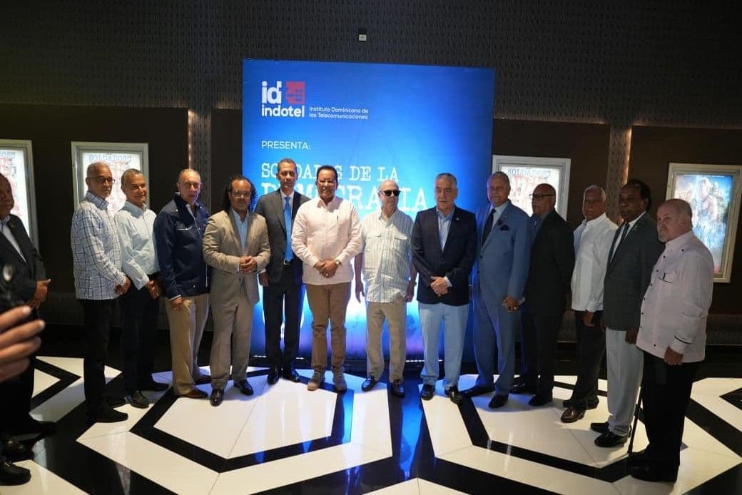 Alberto Zayas presenta documental sobre historia democrática dominicana
