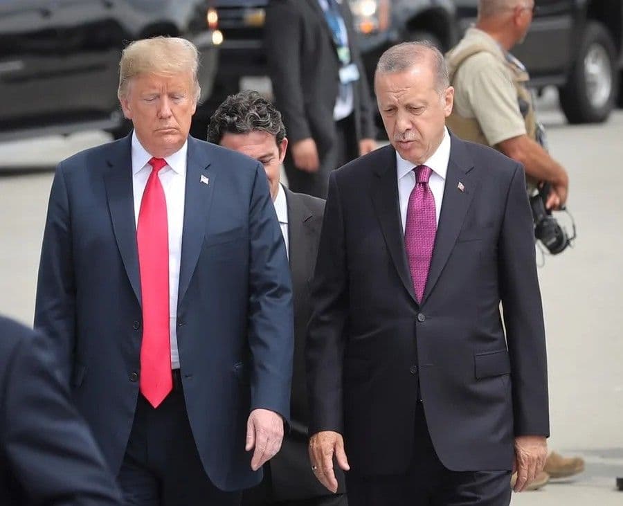 Donald Trump llega a Ankara para la cumbre de líderes de la OTAN
