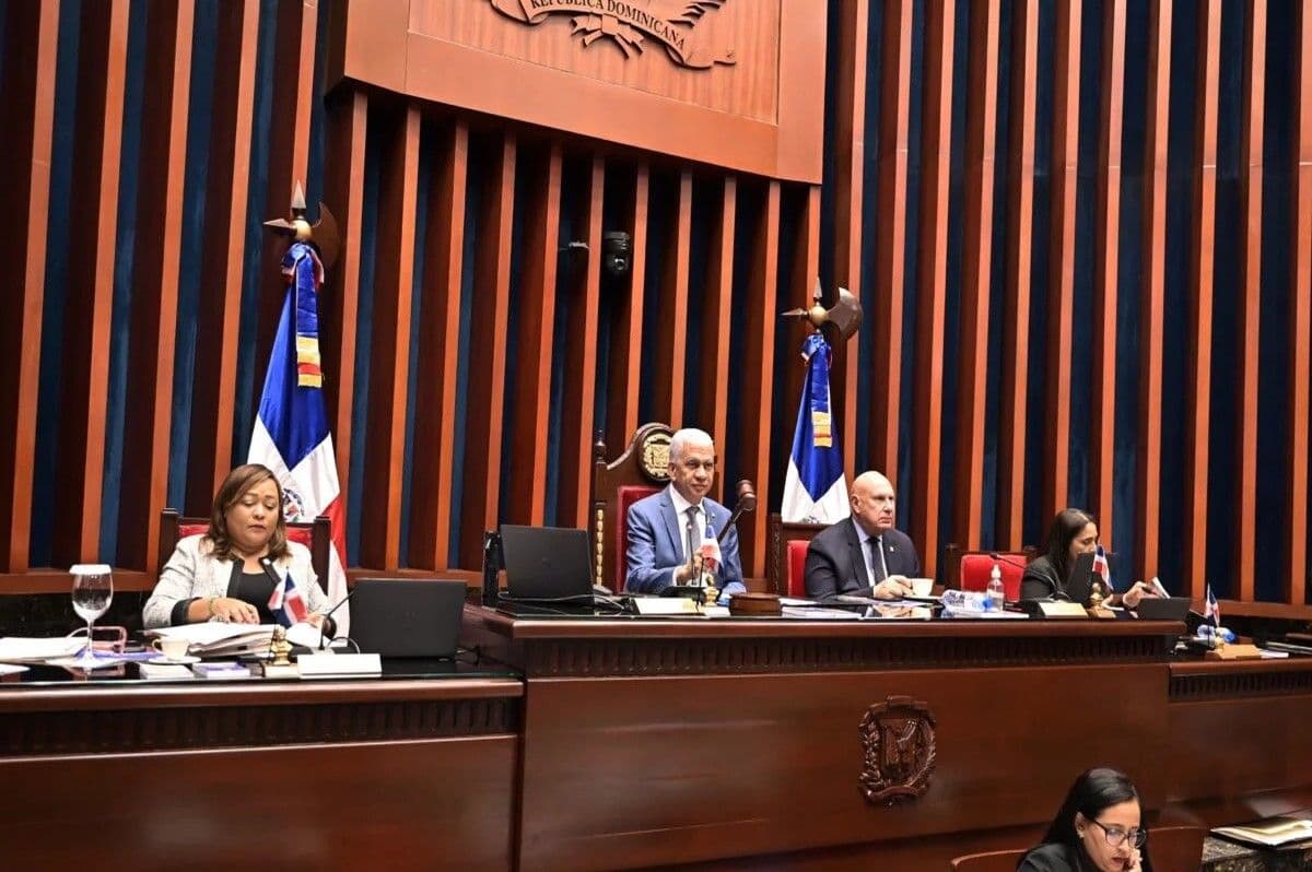 Senado aprueba en primera lectura reforma a la Ley de la Policía Nacional