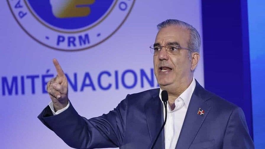 Abinader insta a dirigentes del PRM a resolver problemas internamente
