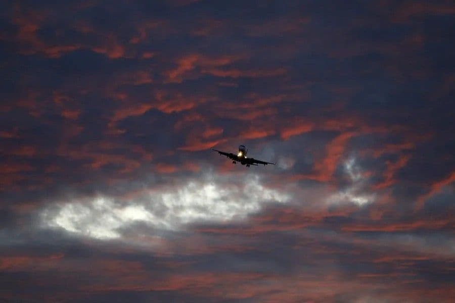 Irán advierte contra la presencia de aviones militares israelíes en países vecinos