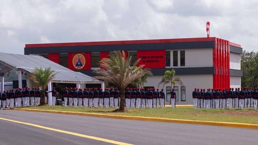 Carlos Gabriel García rechaza cargo de cónsul en Los Ángeles