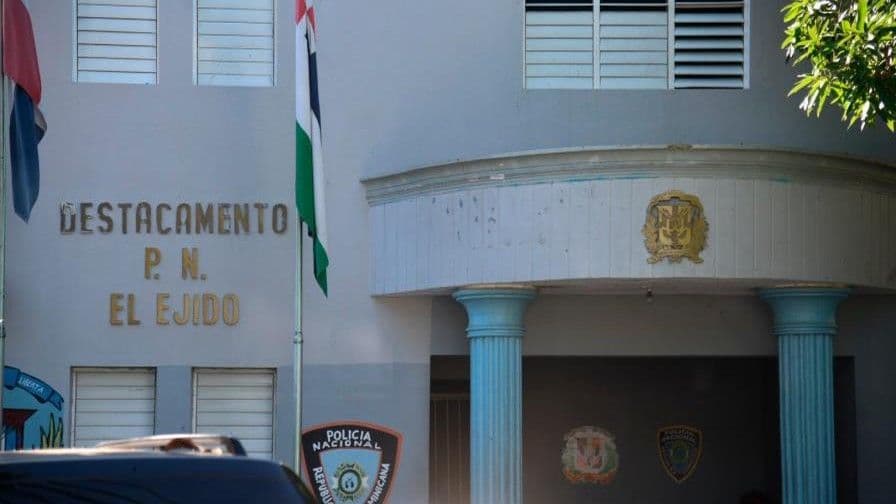 Agente de la Policía Nacional hallado muerto en cuartel de Santiago