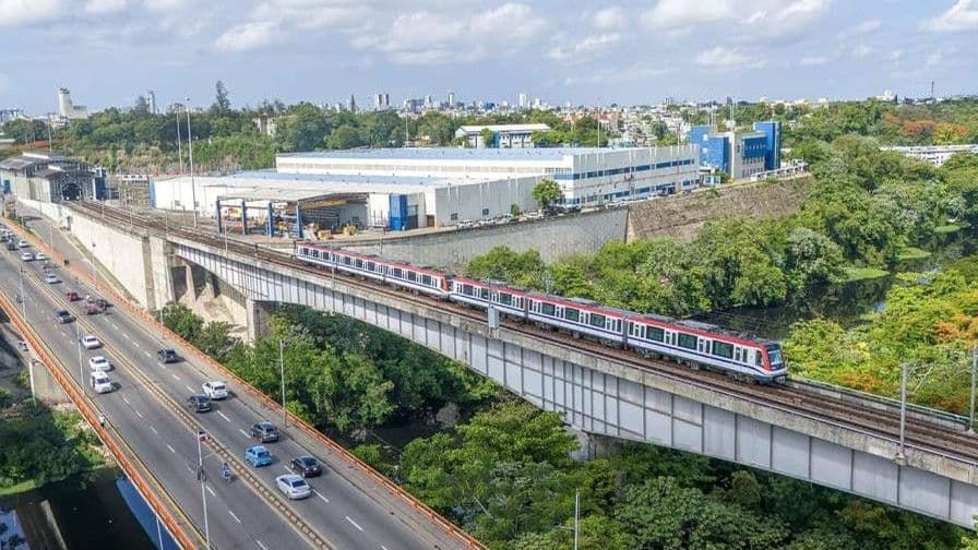 Mantenimiento preventivo en estación del Metro de Santo Domingo