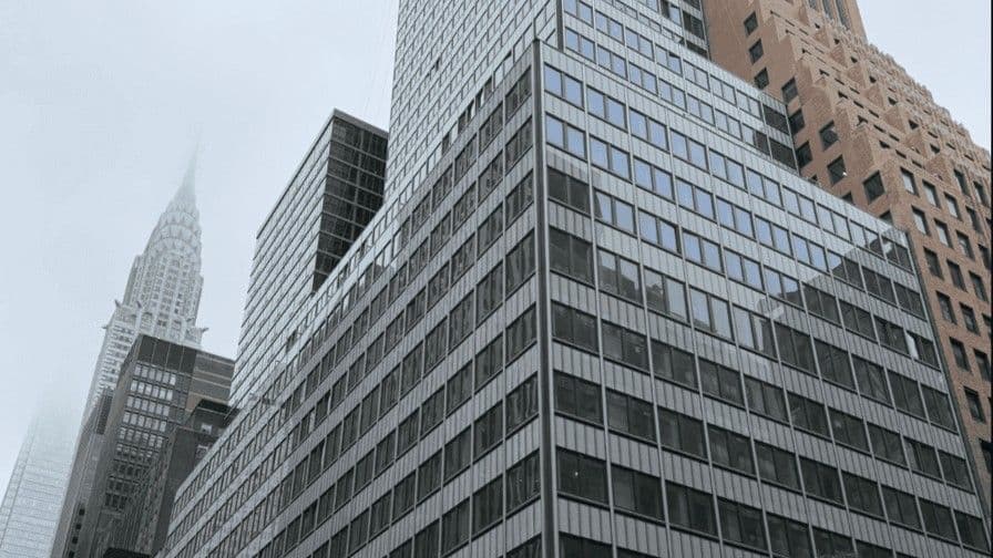 Rascacielos de Pfizer en Nueva York presenta riesgo de colapso