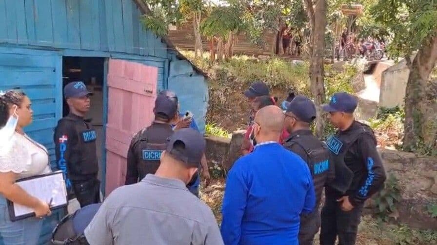 Un hombre mata a su tío al cortarle la cabeza con un machete