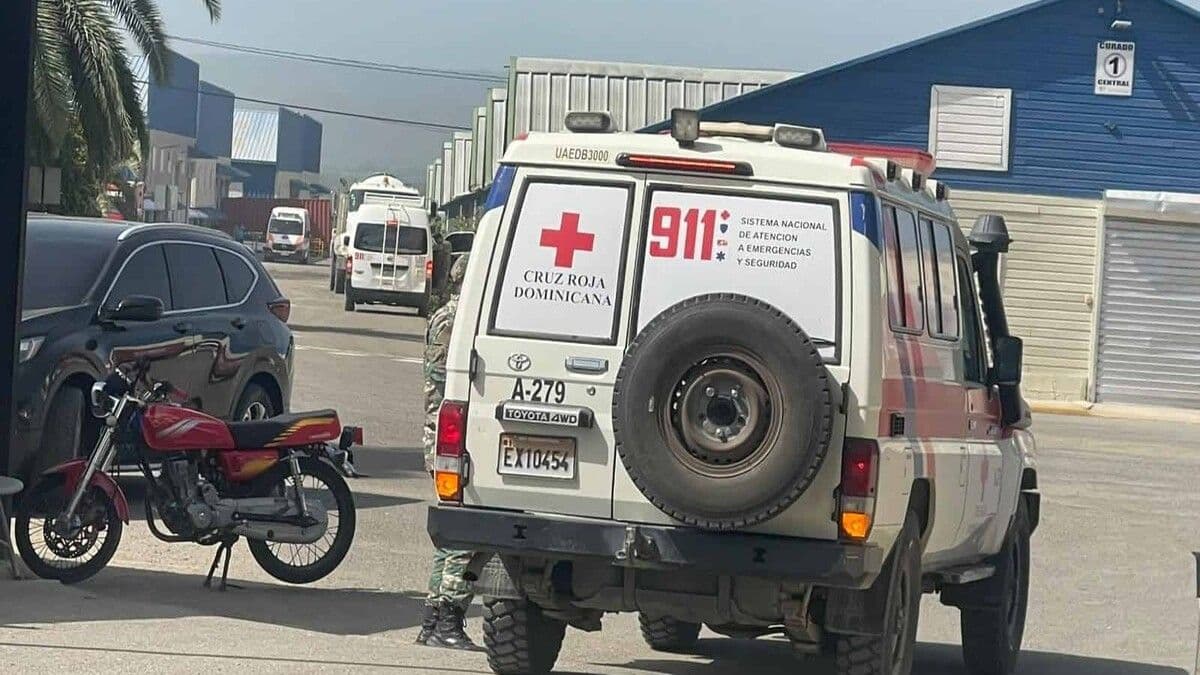 Incendio destruye nave de tabaco en parque industrial de Navarrete