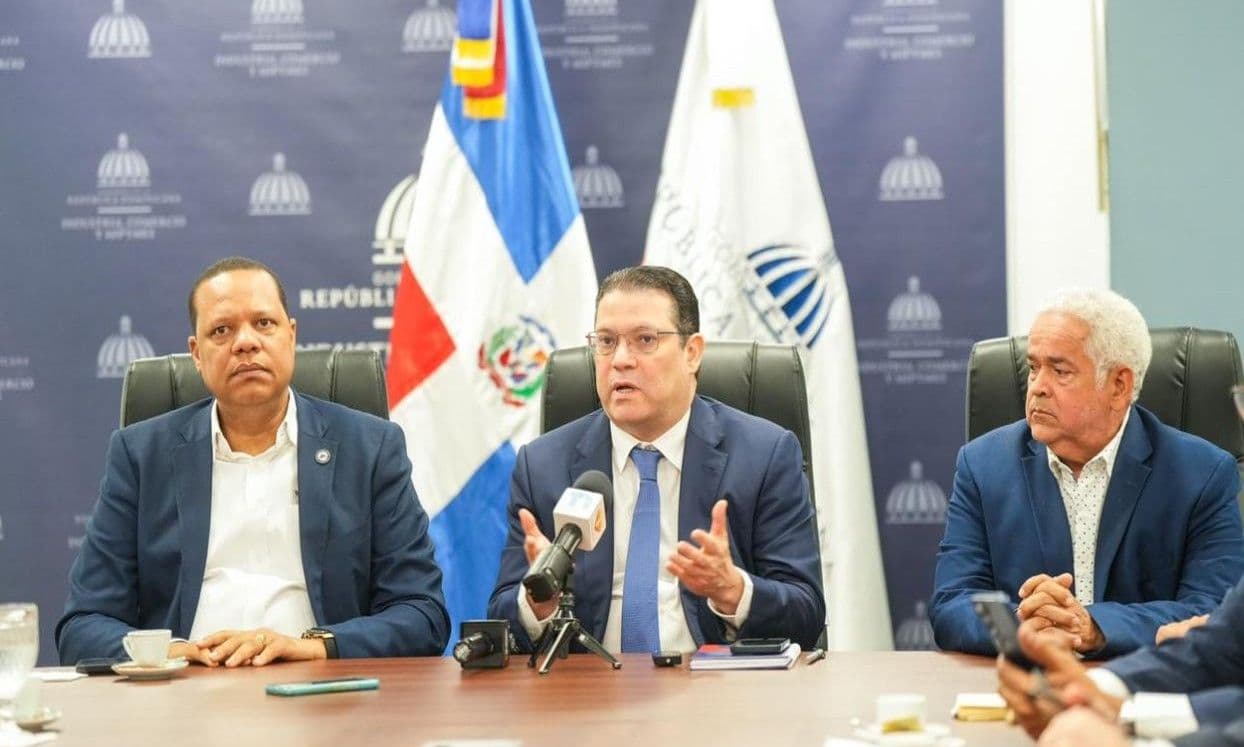 Sanz Lovatón inicia diálogo con Adanegas sobre comisiones de tarjetas