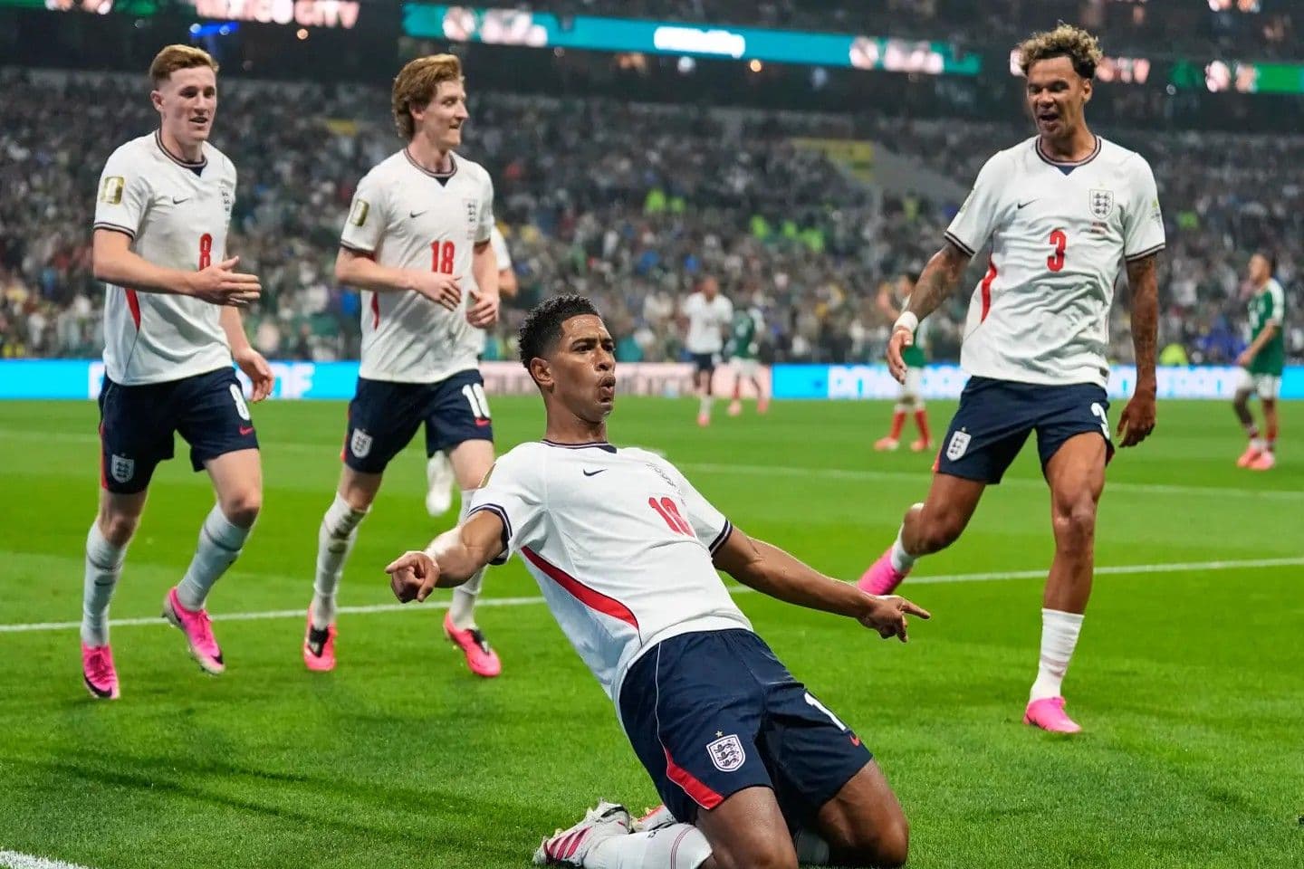 Inglaterra vence a México 3-2 y avanza a cuartos de final del Mundial