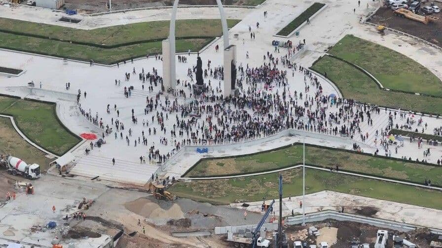 Manifestación en Plaza de la Bandera concluye pacíficamente
