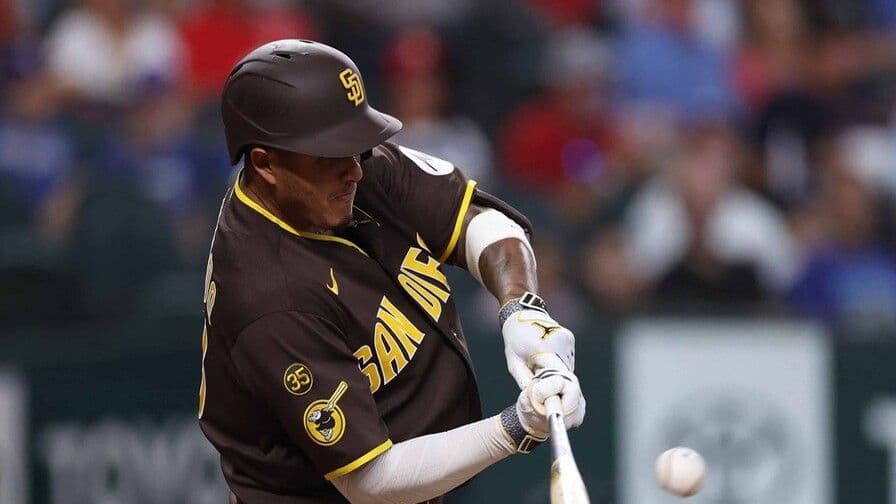 Manny Machado impulsa victoria de los Padres con jonrón decisivo