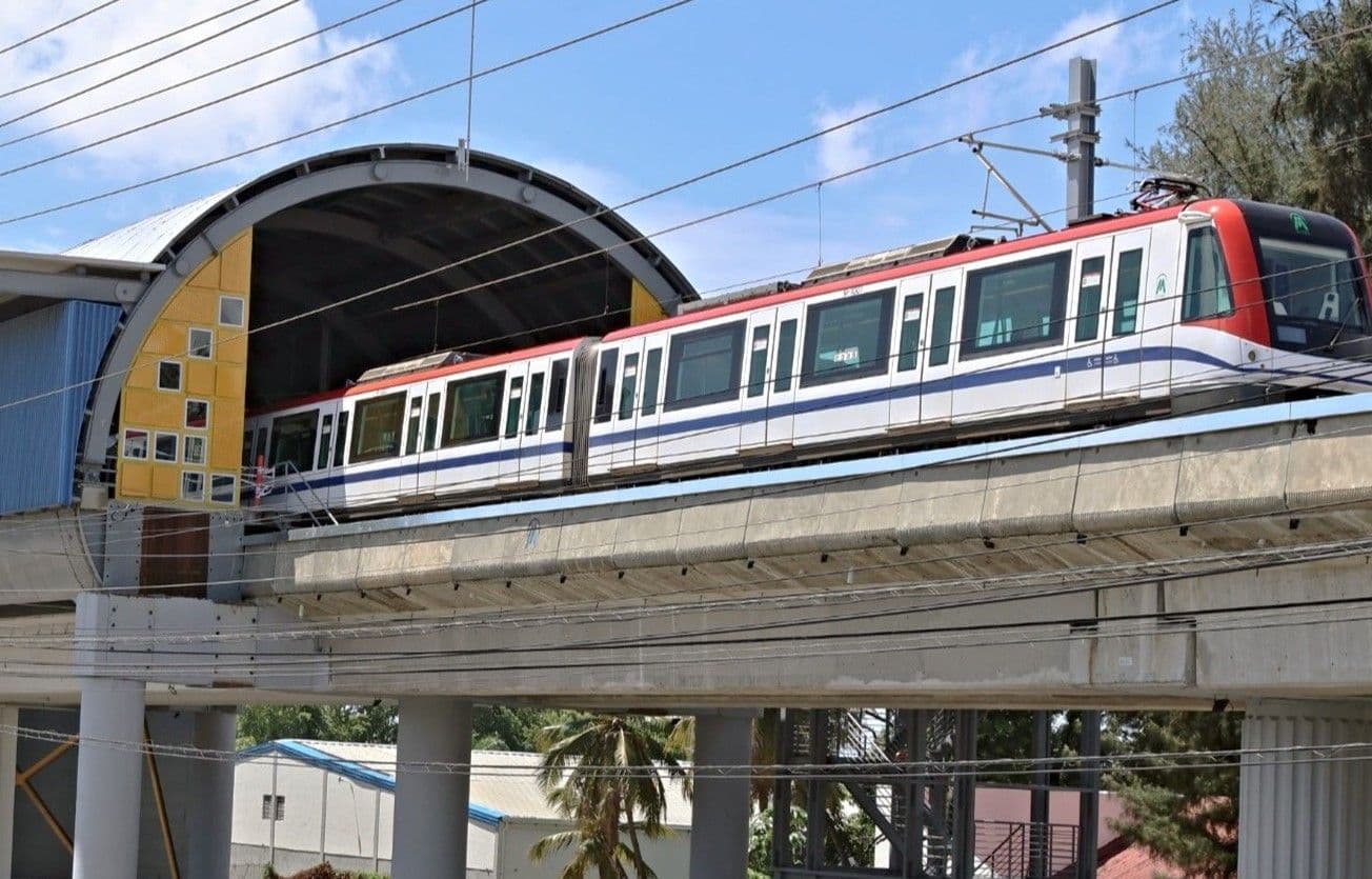 Desprendimiento de placa en estación del Metro de Santo Domingo