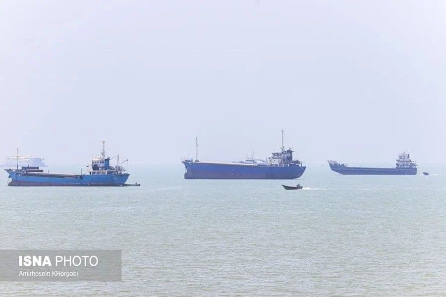 Irán asegura que el estrecho de Ormuz permanece abierto para barcos comerciales