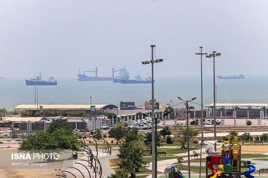 Irán insiste en que se deben seguir sus rutas para cruzar el estrecho de Ormuz tras el ataque a un buque