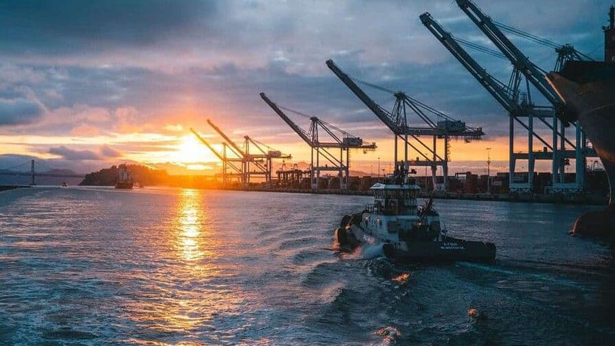 Incremento en precios del petróleo por tensiones en Medio Oriente