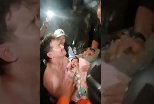 Rescate conmovedor de madre y bebé tras terremoto en Venezuela