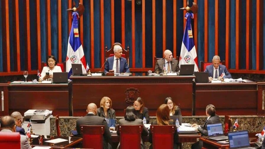 Senado aprueba en primera lectura reforma a la Ley de la Policía Nacional