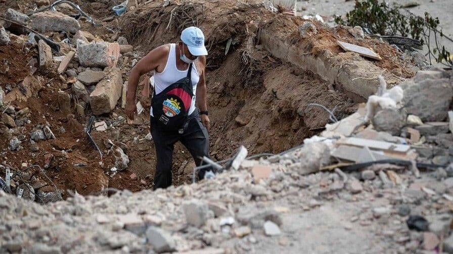 Venezuela sepulta más de 150 cuerpos no identificados tras terremotos