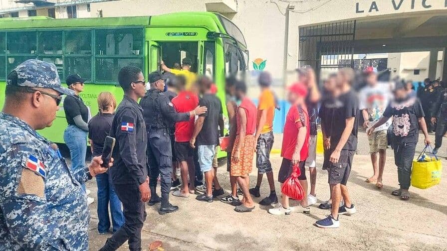 Trasladan 400 reclusos de La Victoria a Las Parras